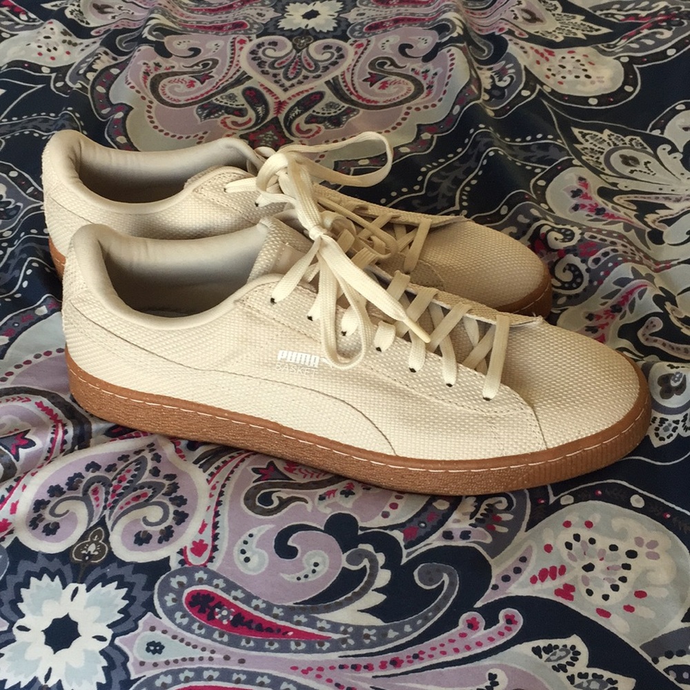 Never worn puma basket 12
